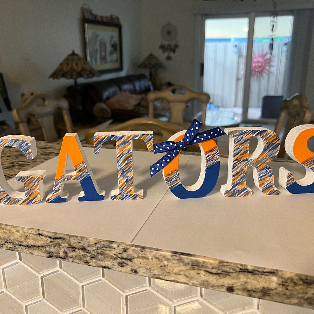 Florida Gators table decor
